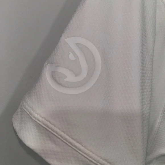 NWT Lululemon Quick Drying Short Sleeve Polo with Atlanta Hawks Logo on Sleeve - Picture 4 of 6